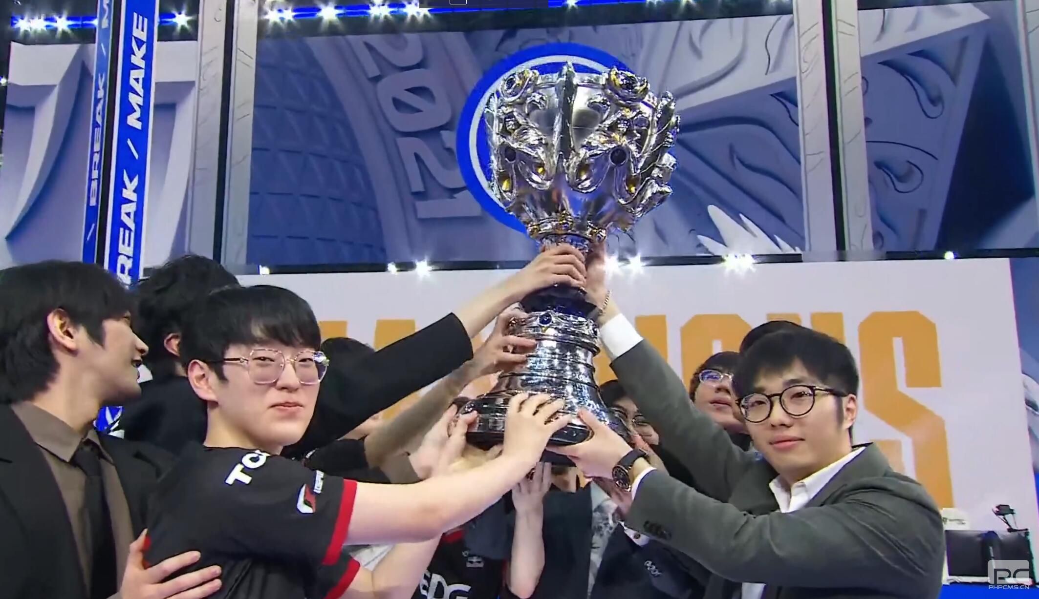 EDG夺冠 英雄联盟全球总决赛EDG冠军